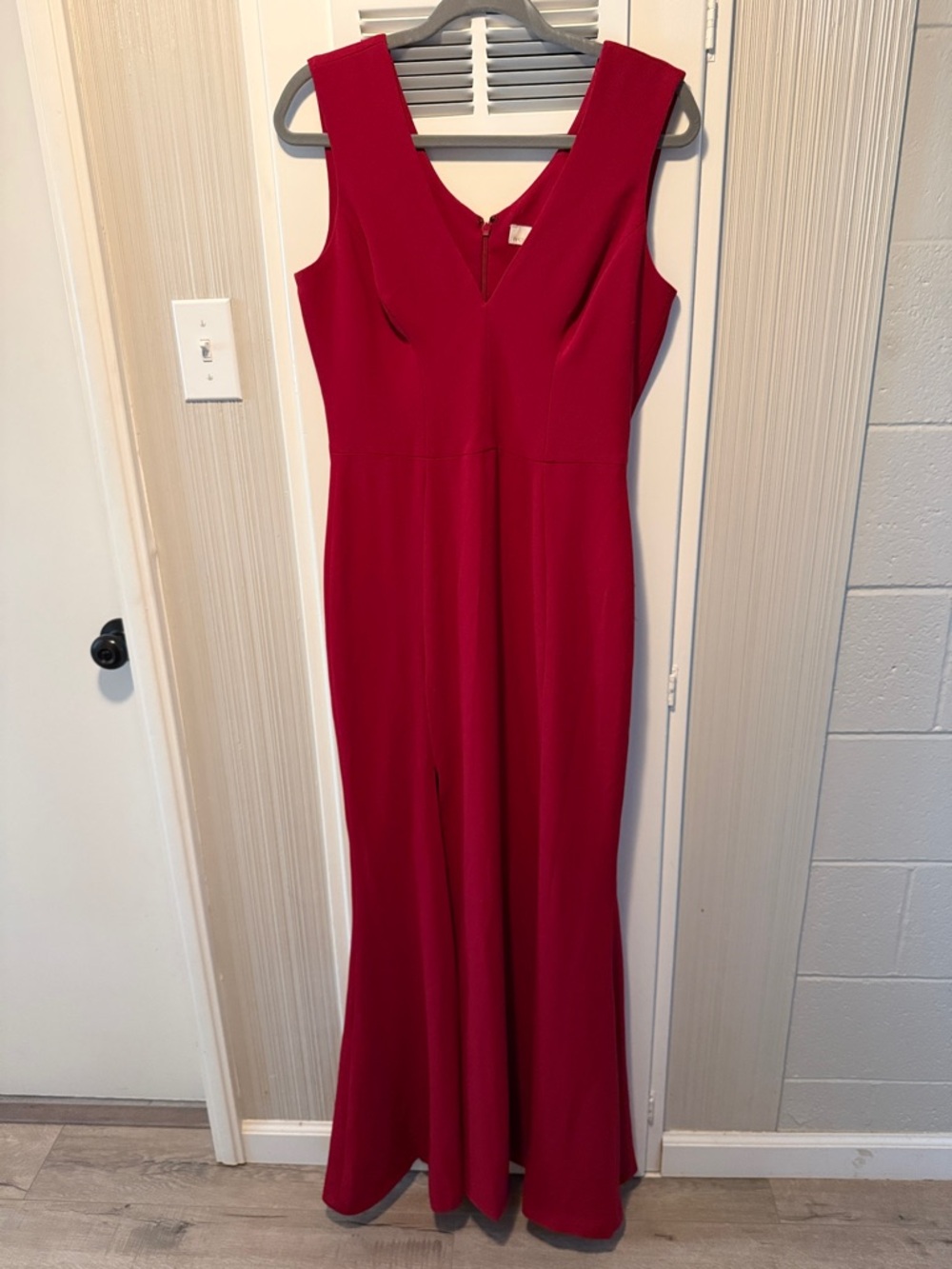 Dress the Population V-Neck Sleeveless Maxi Dress in Red